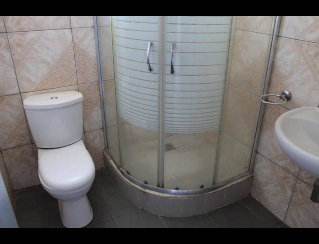 2 BEDROOM PROPERTY TO RENT IN ACACIAVALE